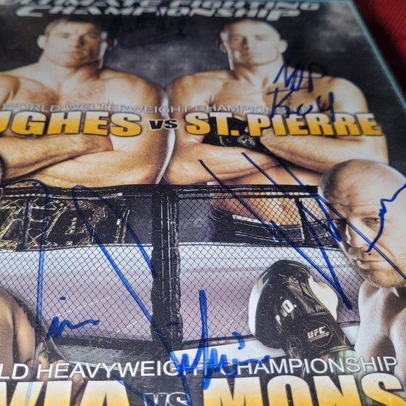 Signed MMA Promos : UFC 65 & 68 : Liddell, Hughes, St. Pierre, Sylvia, Couture - Picture 3 of 10